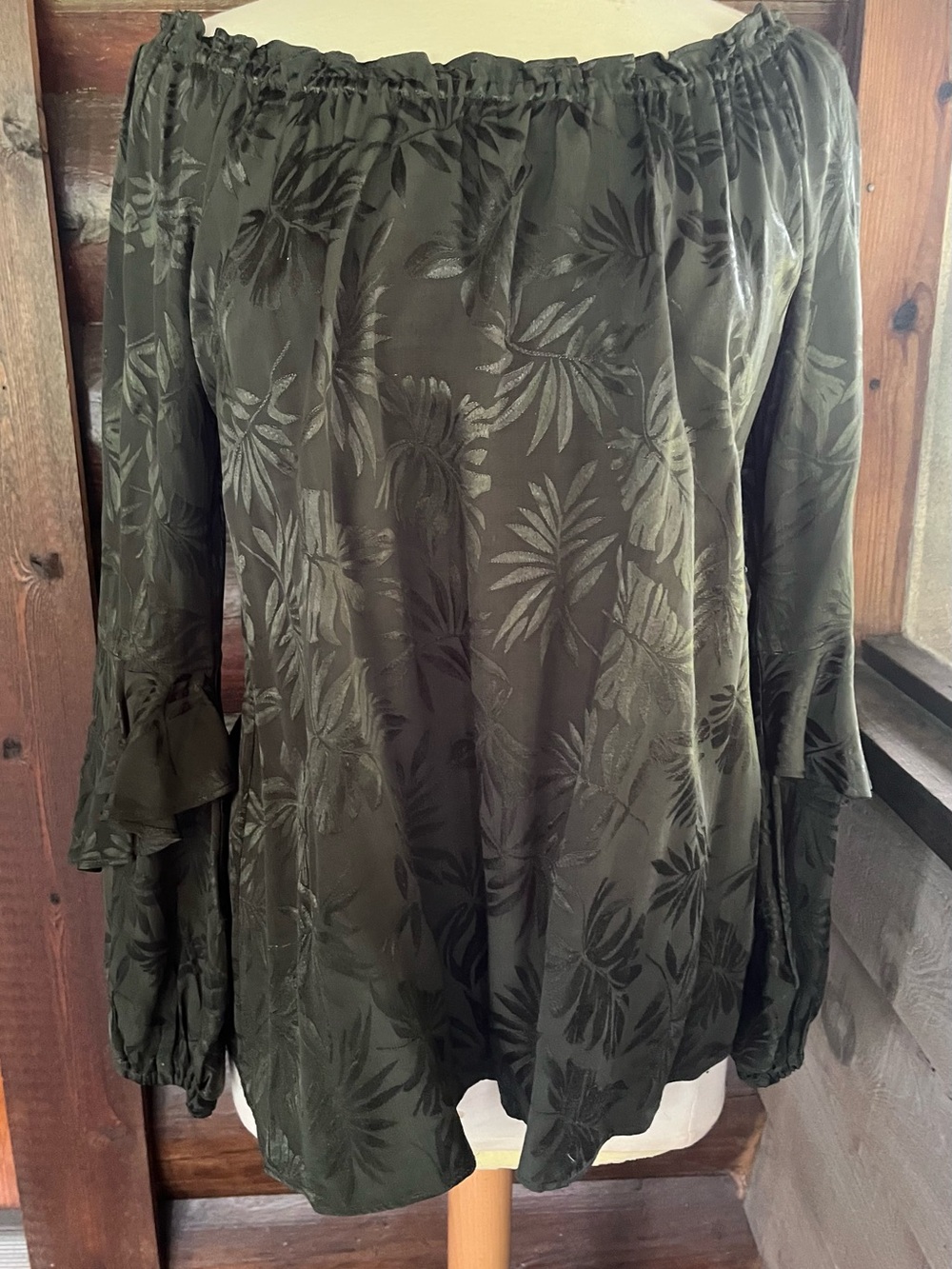Michael Kors Beautiful blouse. gorgeous forest green color.